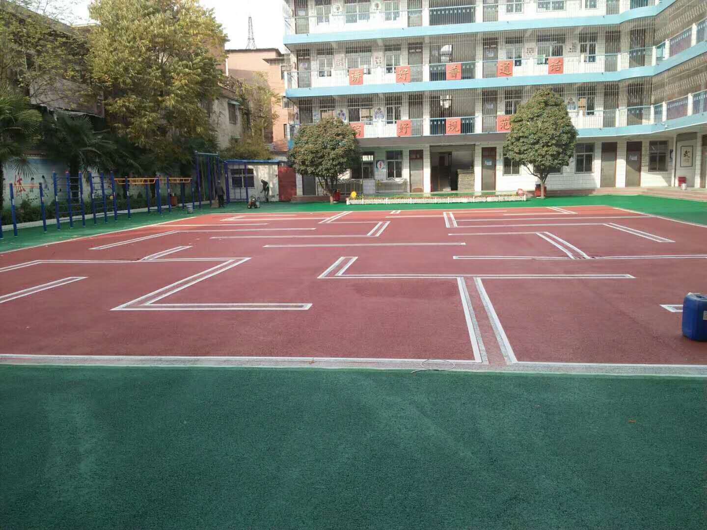 学校丙烯酸与硅PU地坪案例
